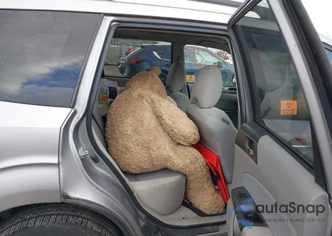 2011 Subaru Forester 2.5X Premium z USA, uszkodzony, nr VIN JF2SHADC4BH760286